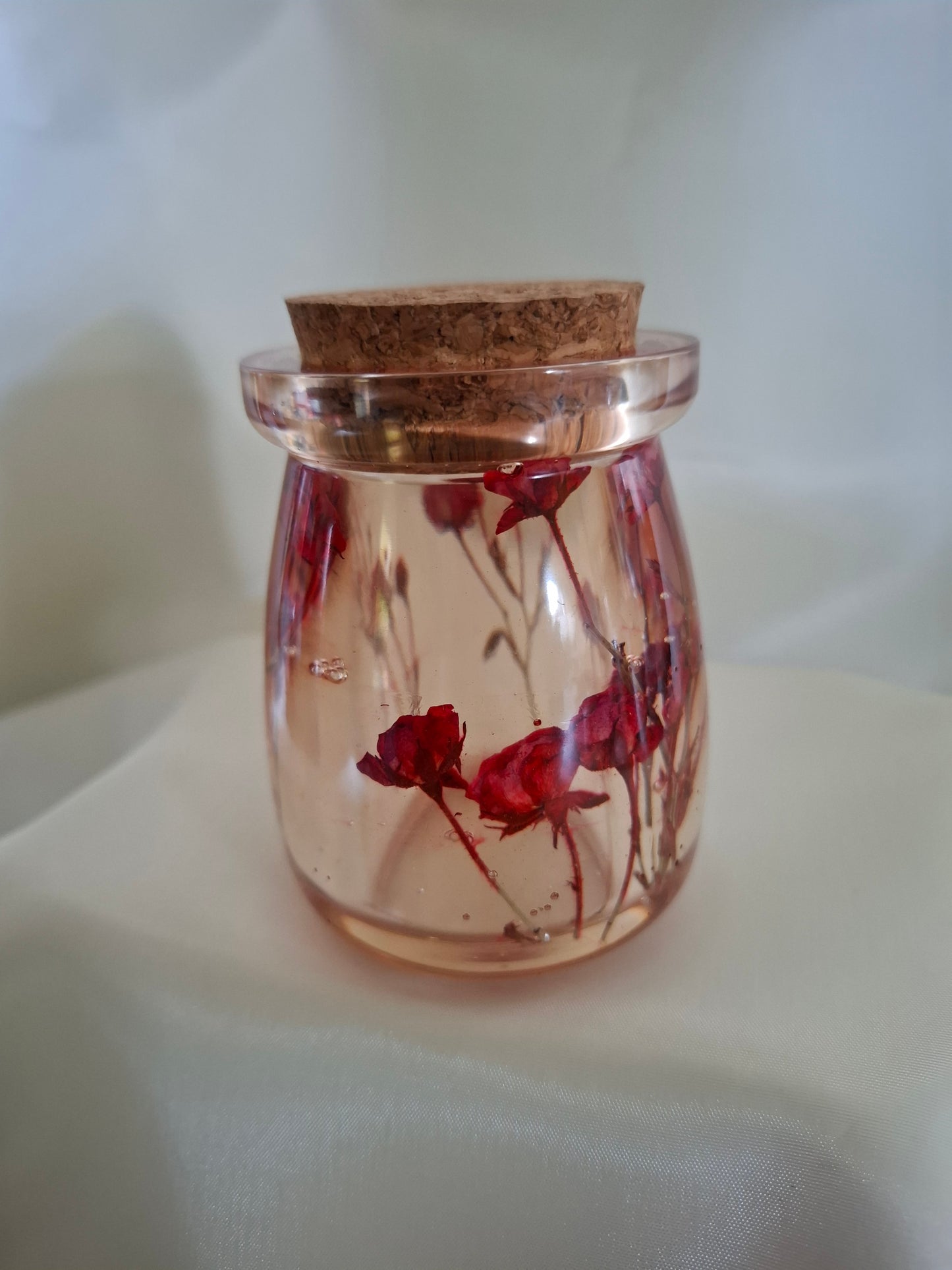 Epoxy potje met droog bloemen en kruk deksel