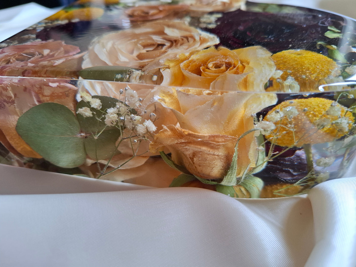 Epoxy hart met bruidsboeket